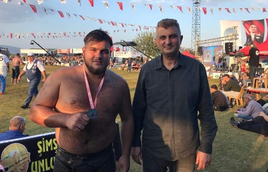GLCKL YUNUS EMRE AKMAN ELMALIDA BYK ORTA BOYA YKSELD