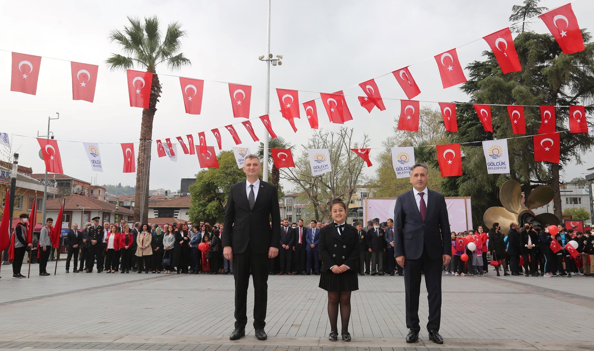 23 NİSAN ULUSAL EGEMENLİK VE ÇOCUK BAYRAMI GÖLCÜK´TE TÖRENLE KUTLANDI