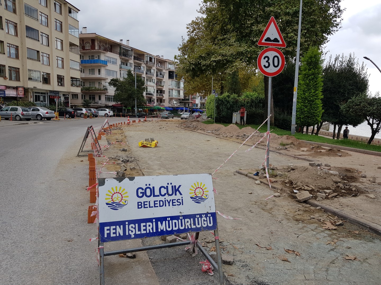 Glckte Asfalt Ve Parke Seferberlii Sryor