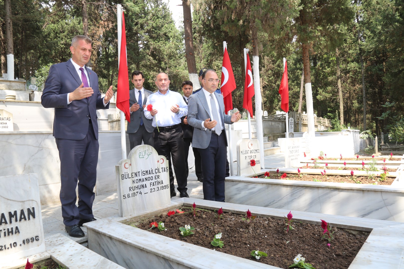 GLCKTE BAYRAM ARFESNDE EHTLK ZYARET EDLD