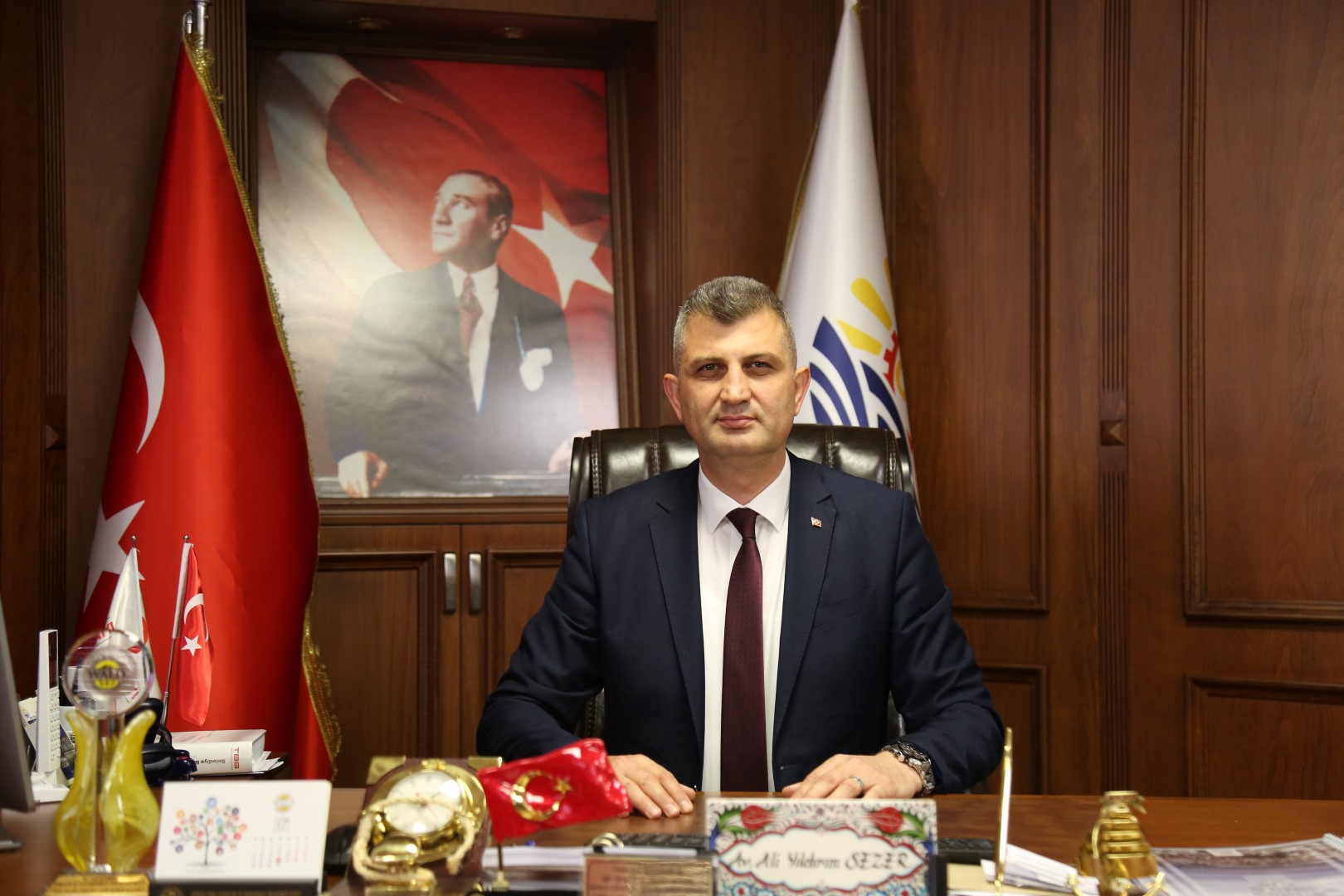 BAKAN SEZER: ATATRK RAHMET, KRAN VE ZLEMLE ANIYORUZ