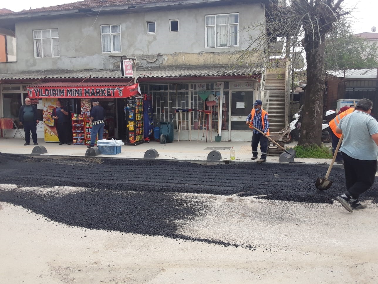 BOZUK OLAN YOLLAR DZELTLYOR