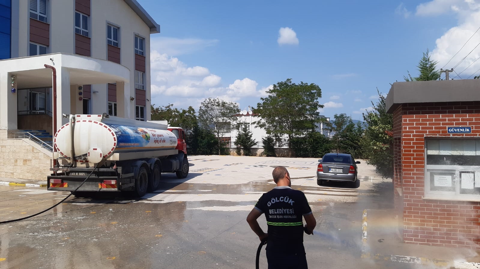 GLCKTE OKUL BAHELER YEN DNEM N TEMZLENYOR