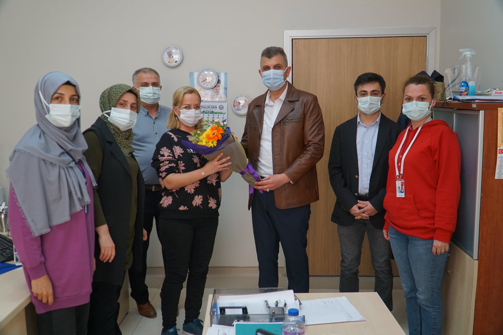 BAKAN SEZER, SALIK ALIANLARININ YANINDA